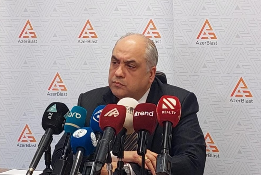 Mülki partlayıcı maddələr zavodunun inşası ilə bağlı brifinq keçirilib