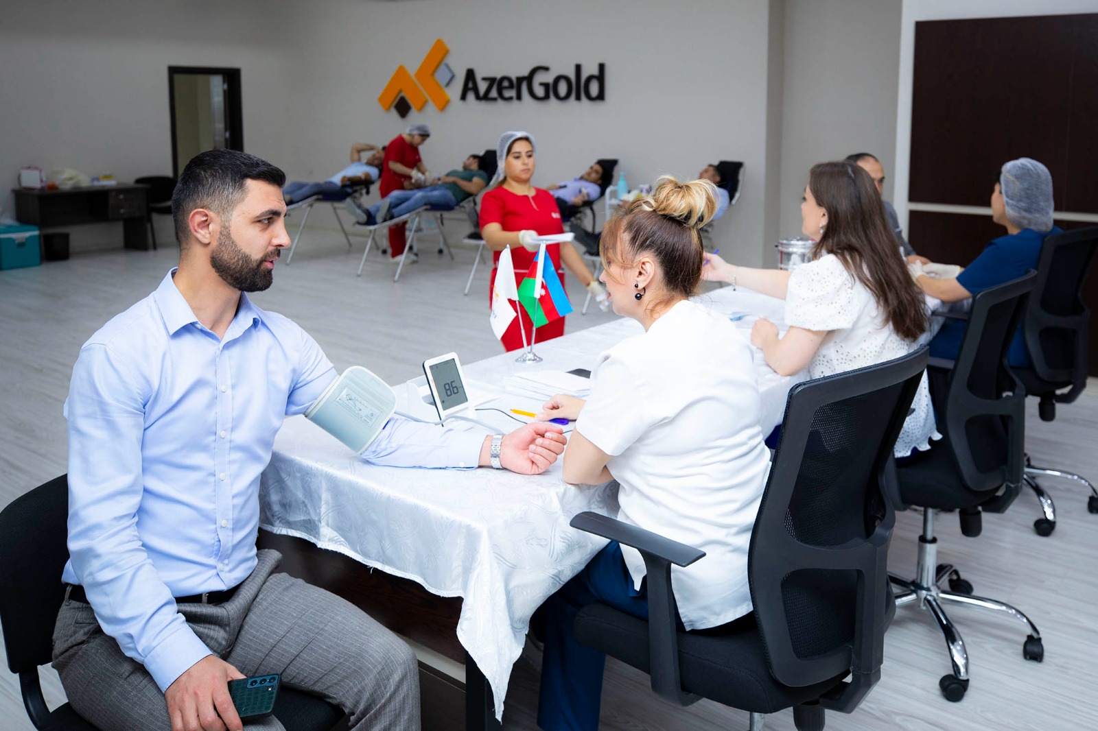 “AzerGold” QSC və törəmə şirkətlərinin əməkdaşları könüllü qan veriblər
